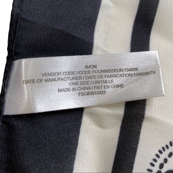 Vintage Avon Black & White Silky Vegan Floral Scarf - Picture 6 of 10